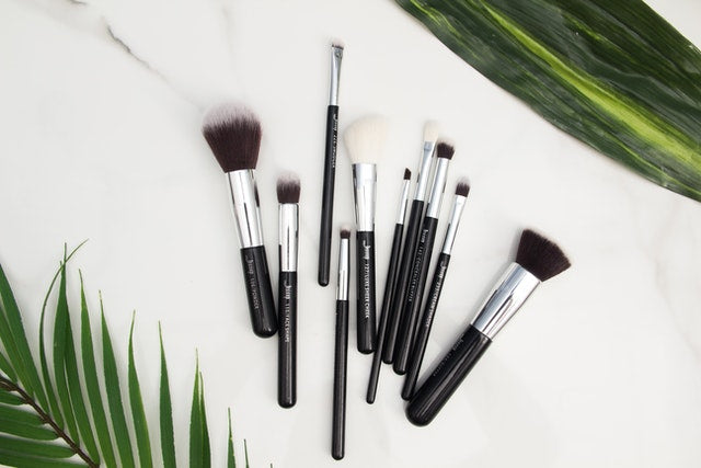 6 Types of Must Have Makeup Brushes